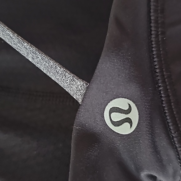 218. Lululemon Free to Be Serene Sports Bra - Picture 4 of 5